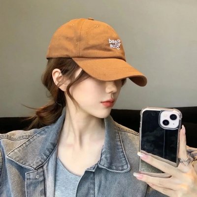 顽皮豹在树林里